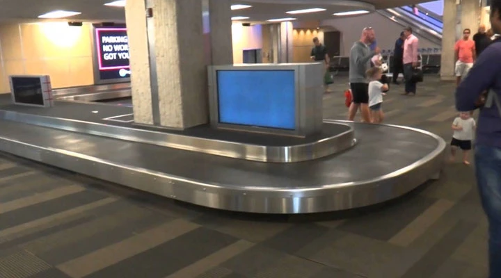 Airport Baggage Conveyor Belt System